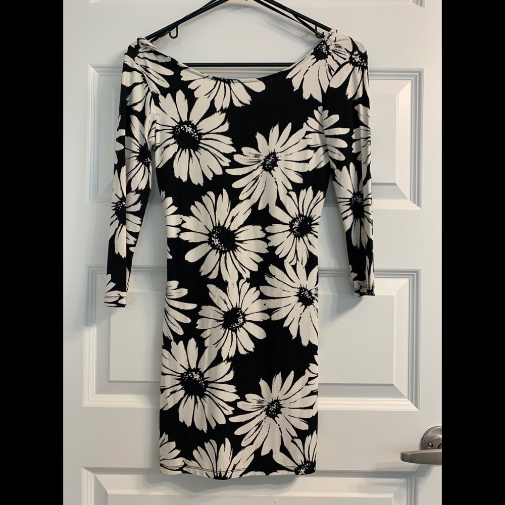 Forever 21 Black and White Daisy Bodycon Dress